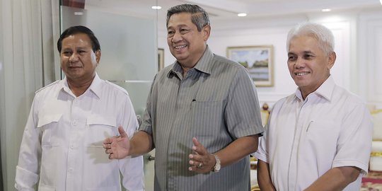 Dari bahasa tubuh & senyum SBY, Prabowo yakin Demokrat gabung