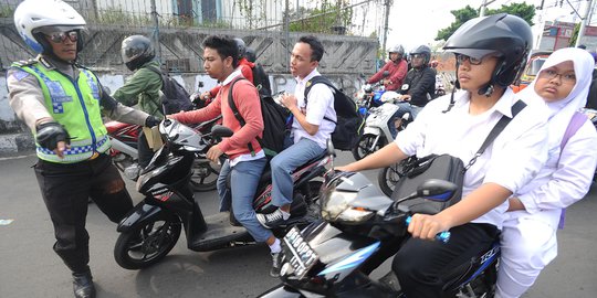 Rayakan kelulusan, pelajar di Bandung konvoi ke Ciwidey