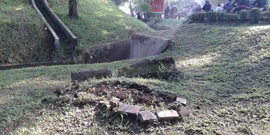 Ada kuburan misterius di kawasan pertamanan UI