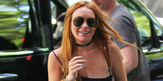 Bikin gempar, Lindsay Lohan unggah foto selfie topless