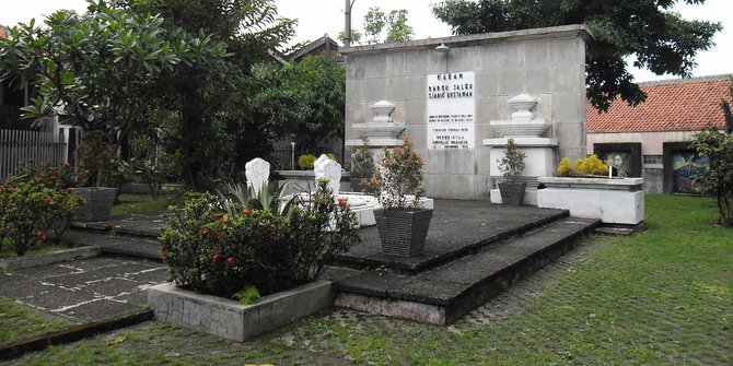 pekarangan makam raden saleh di bogor