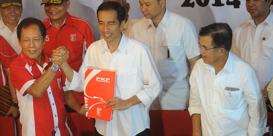 Jokowi minta relawan gencar beberkan kekurangan Prabowo-Hatta