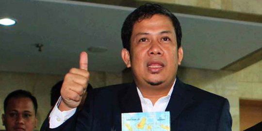 Fahri Hamzah sebut pendukung Jokowi di sosmed cuma akun palsu