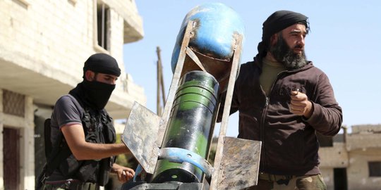 Dahsyatnya roket tabung gas buatan tentara oposisi Suriah