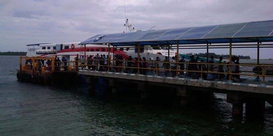 Pelayaran Karimunjawa dihentikan, seribuan wisatawan tertahan