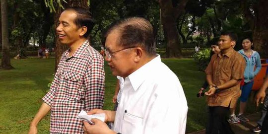 Pilpres, Jokowi pakai baju kotak-kotak dan JK kemeja putih