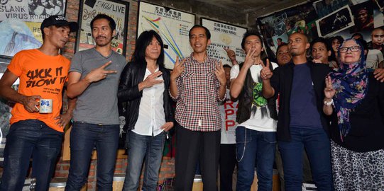 5 Cerita Jokowi bertandang ke markas Slank