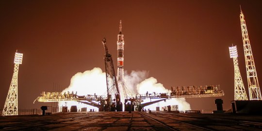 Soyuz TMA-13M pembawa 3 astronot meluncur ke ISS