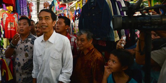 Tandatangani kontrak politik, Jokowi dielu-elukan warga Sidoarjo