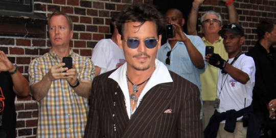 Johnny Depp akhirnya punya ayah di \'ALICE IN WONDERLAND\'