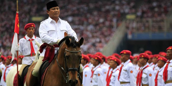 Prabowo: Polisi tidak bisa 'klemar-klemer', berdiri saja lemes