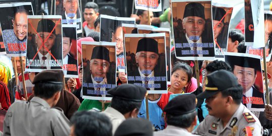 Datangi KPK, puluhan aktivis mahasiswa demo Cawapres Hatta