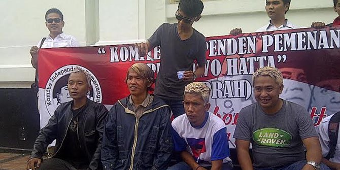 Pasukan Rambo cat  rambut  putih ala Hatta Rajasa di Bandung  