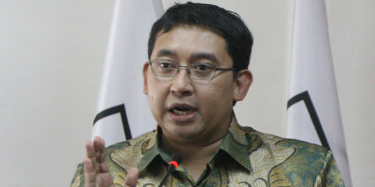 Fadli Zon: Jokowi naik Bajaj tiap hari baru kita acungkan jempol