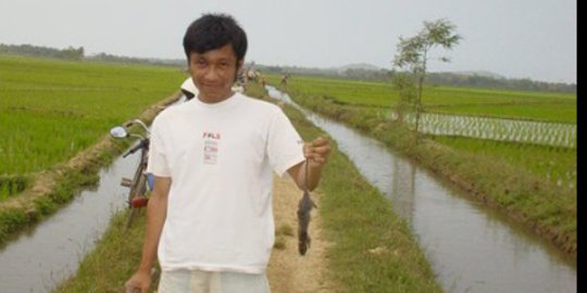 TNI bersama petani Musirawas berburu hama tikus
