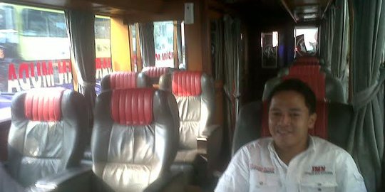 Ke Banten, Hatta pakai bus mewah lengkap dengan mini bar