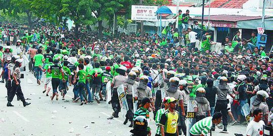 Terlalu !! Foto Suporter Bola Indonesia