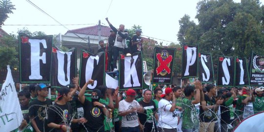 bentrok dengan warga solo rev3