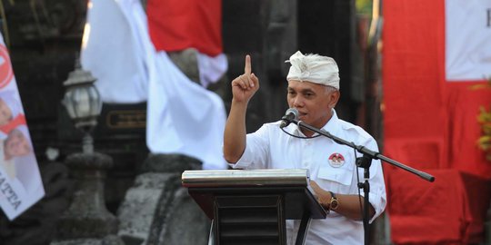 Kenakan udeng, Hatta Rajasa kampanye di Bali