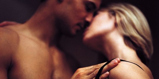 ini 7 kata yang selalu ingin didengar pria di tempat tidur