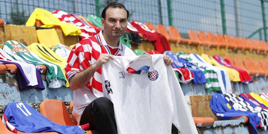 Cerita para penjual jersey jelang Piala Dunia