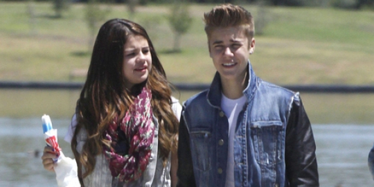 Pakai emosi, cara move on Selena Gomez dari Justin Bieber