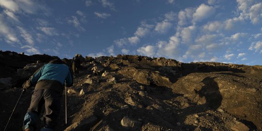 Jalur pendakian Gunung Semeru kembali dibuka