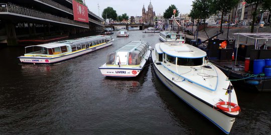 Menjelajahi keindahan Amsterdam dengan Canal Cruise