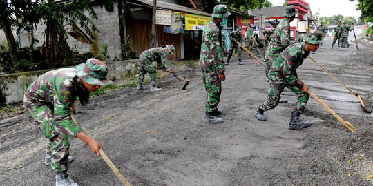 Masuk desa, TNI bangun jalan dan rumah di Kwamki Lama Papua