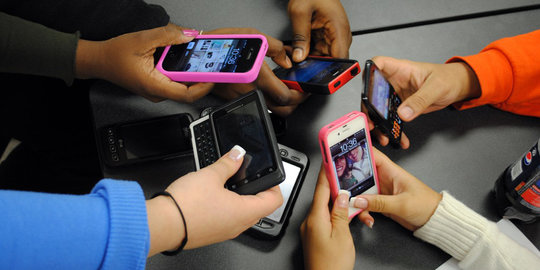 4 Cara mudah untuk cegah jerawat yang disebabkan oleh ponsel