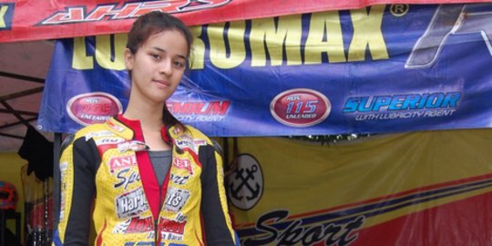 7 wanita cantik ini sukses berkarir jadi pembalap nasional