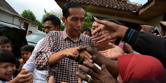 Antusiasme warga sambut kedatangan Jokowi di Tasikmalaya