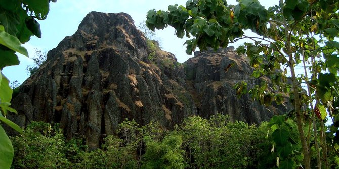 Legenda Gunung Sepikul & kisah pembuatan Candi Prambanan 