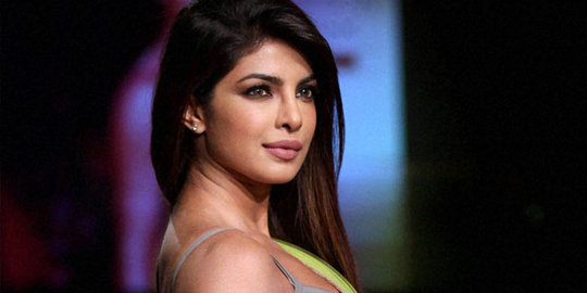 6 Aktris Bollywood ini diam-diam pernah lakukan implan payudara