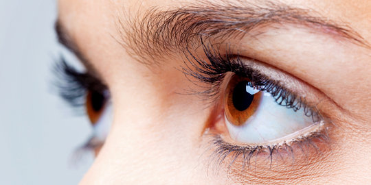 Bongkar 4 mitos salah tentang kesehatan mata