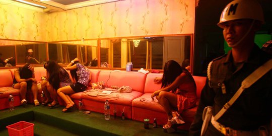 Bisnis parkir cinta di kubangan lendir Dolly