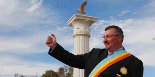 Ingin jadi penguasa, pria ini dirikan negara super mini