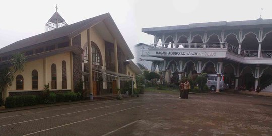 Sahutan azan dan lonceng di Kampung Sawah