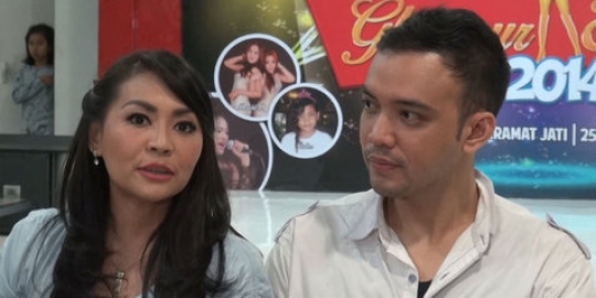 Berurai air mata, Tessa akui berat terima Sandy mualaf