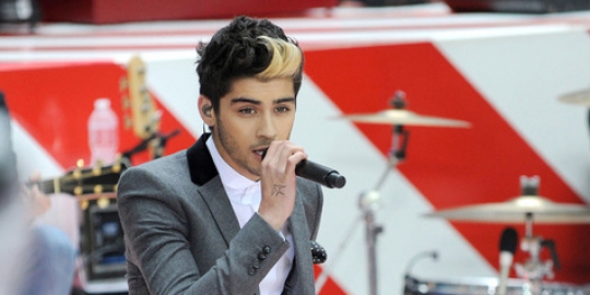 Kena virus selfie, Zayn Malik mendadak pajang foto-foto 'hot'