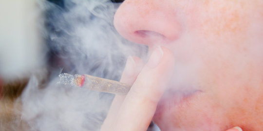 Ini 6 efek mengerikan rokok pada penampilan fisik