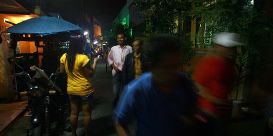 Tak lagi menggeliat, malam ini Gang Dolly dan Jarak mencekam