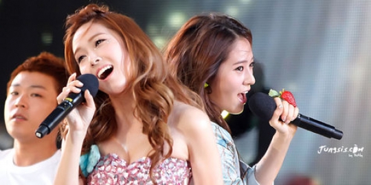 [FOTO] Jessica SNSD & Krystal f(x) ungkap wajah tanpa make up