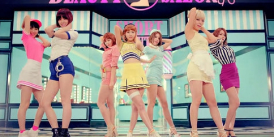 Short Hair, AOA jadi para gadis seksi di salon