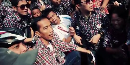 Ratusan pasukan flashmob sambut kedatangan Jokowi di Semarang