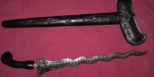 Keris di Bali dibuat melalui proses ritual