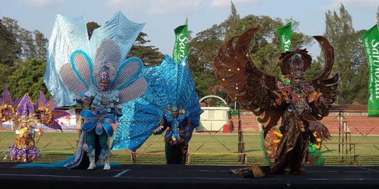 Drama keegoisan tiga motif batik meriahkan Solo Batik Carnival
