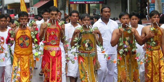 5 Festival berdarah untuk meminta berkah