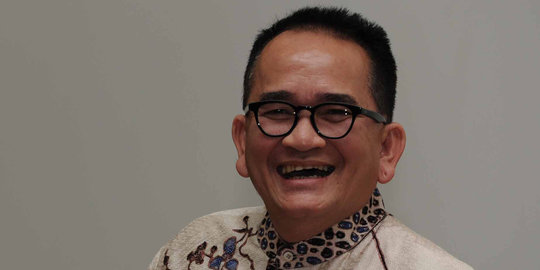 Max Sopacua: Ruhut mau tampil beda dukung Jokowi?