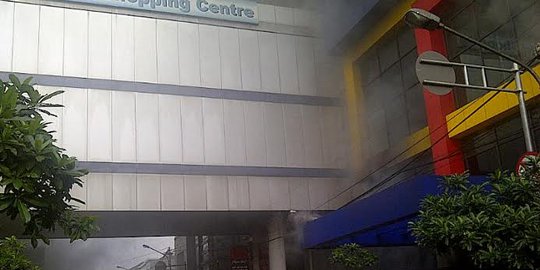 Kebakaran KING'S mal, pertokoan di Alun-alun lumpuh